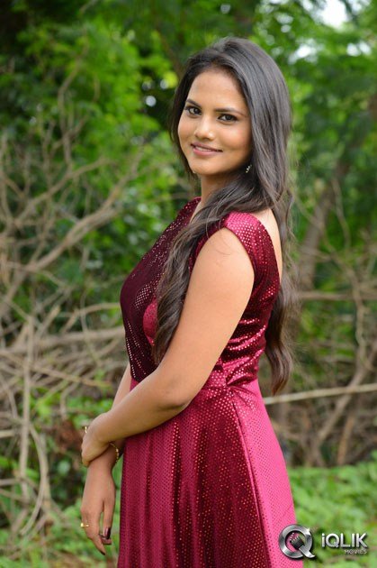 Priyanka-At-Lovers-Park-Movie-Opening